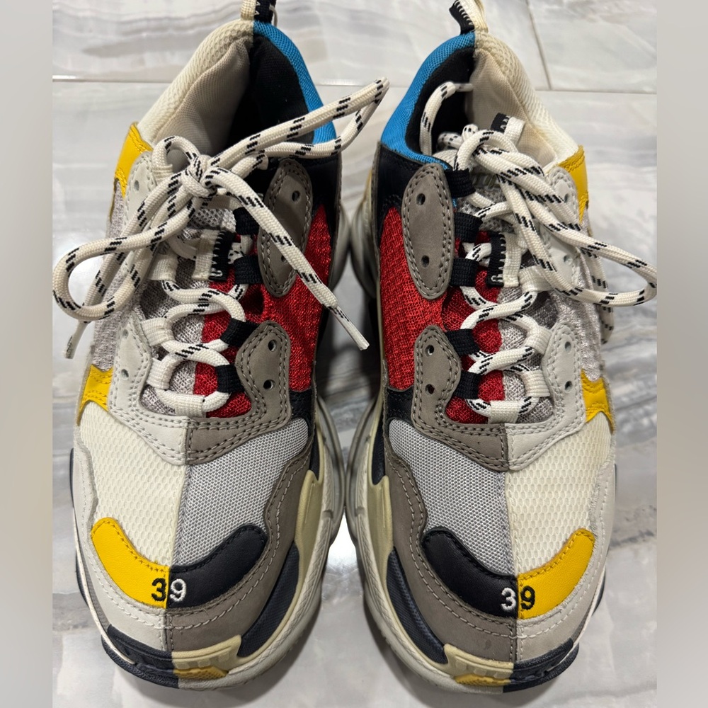 BALENCIAGA unisex sneakers 39